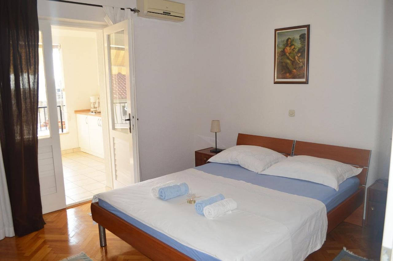 Apartments With A Parking Space Makarska - 11361 Exterior photo